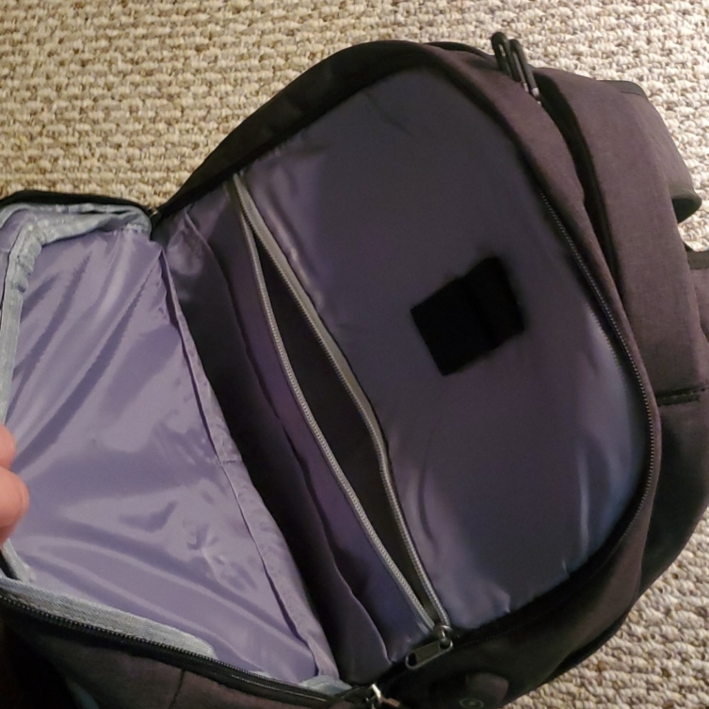 Laptop/electronics backpack - Picture 7 of 8